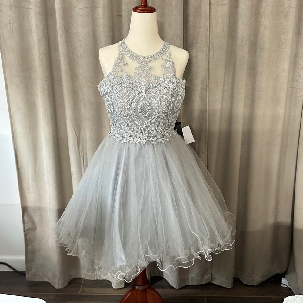 Elegant Gray Lace Cocktail Dress
